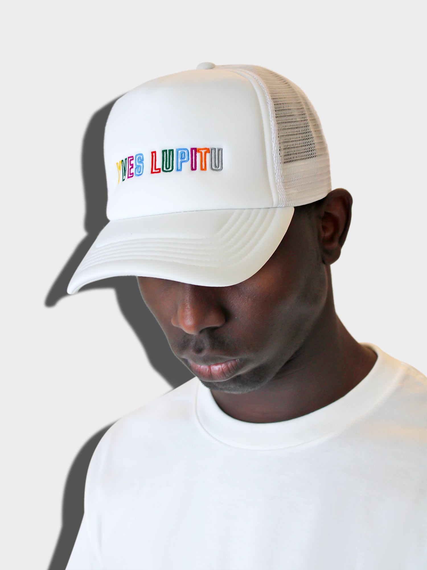 LUPITU WHITE TRUCKER CAP