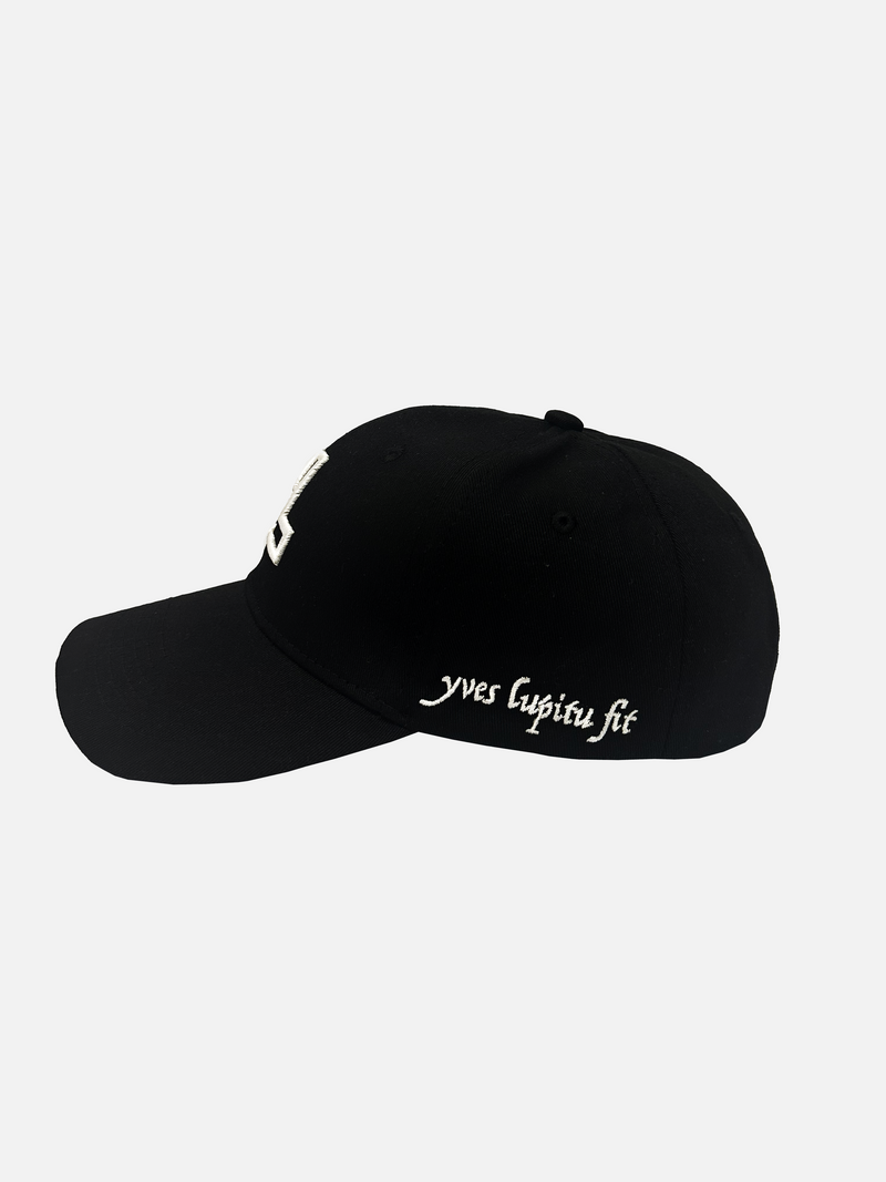 ESSENTIALS LUPITU BLACK FIT CAP