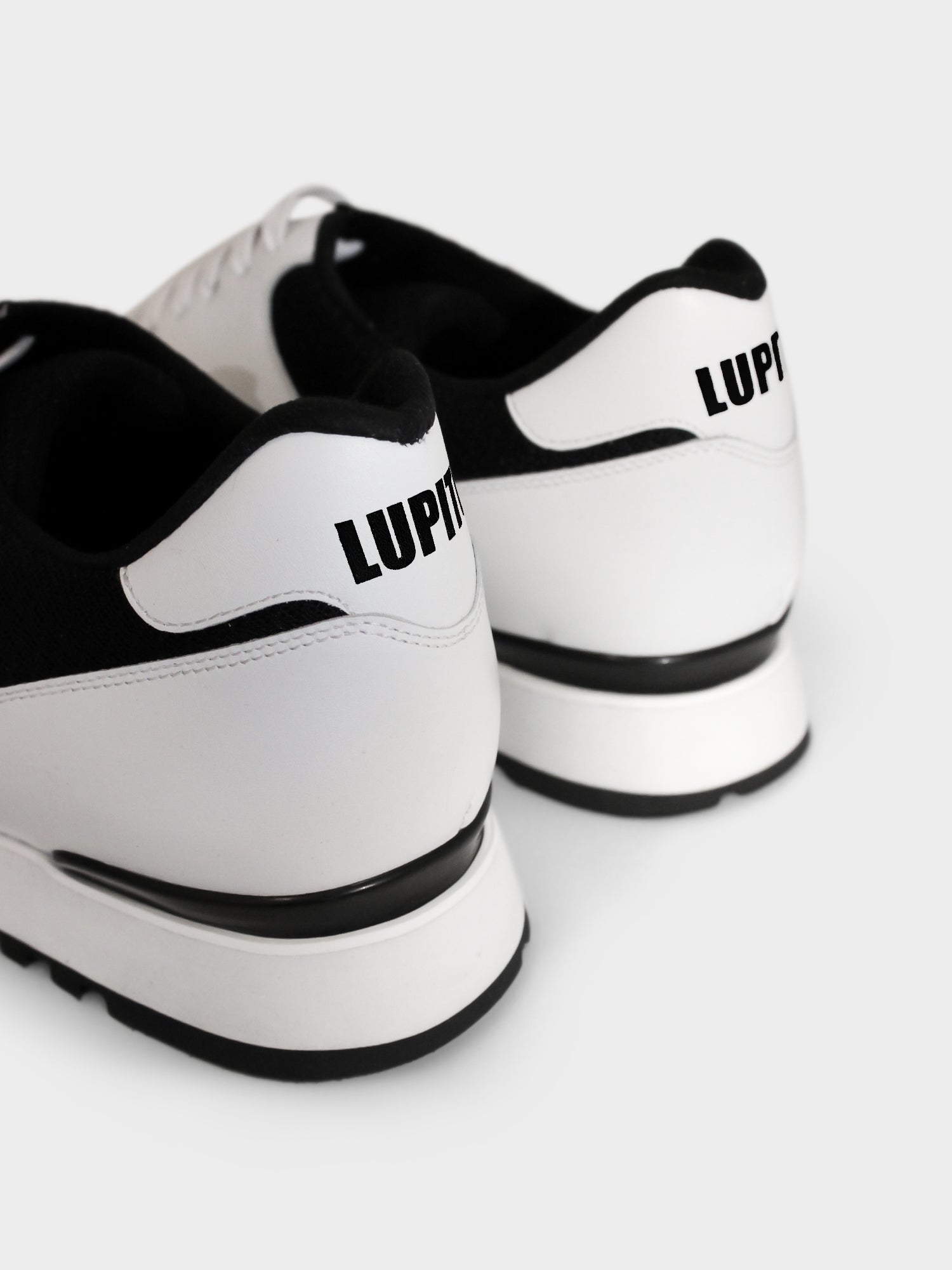 LUPITU WHITE JOGGER